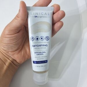 Clinicals by SpaScriptions Detoxifying Facial Scrub With AHAs, BHAs & Retinol